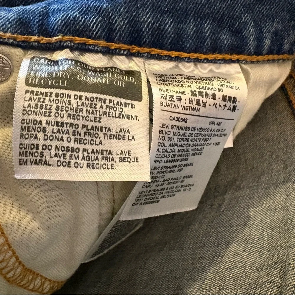 Levi’s 511 Cut off Frayed Shorts Size 32